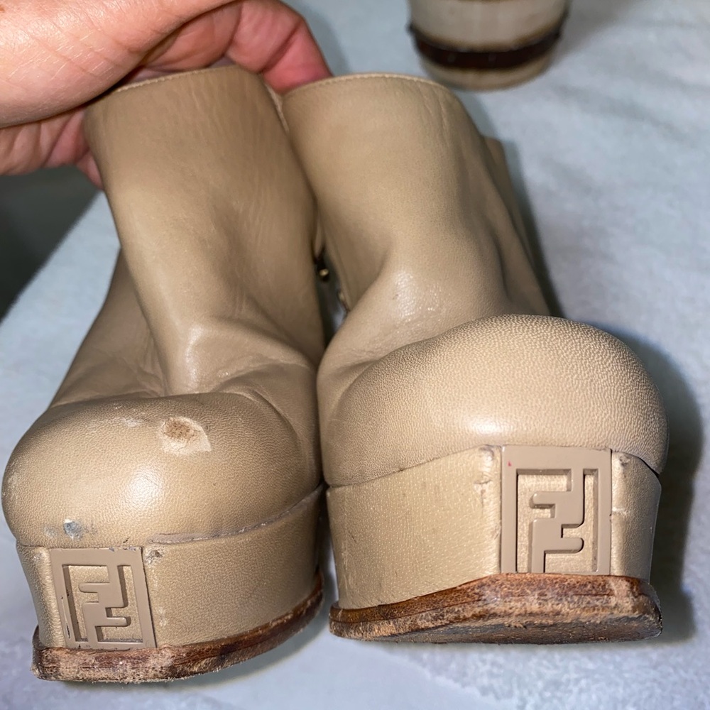 FENDI HEELS - Picture 7 of 11